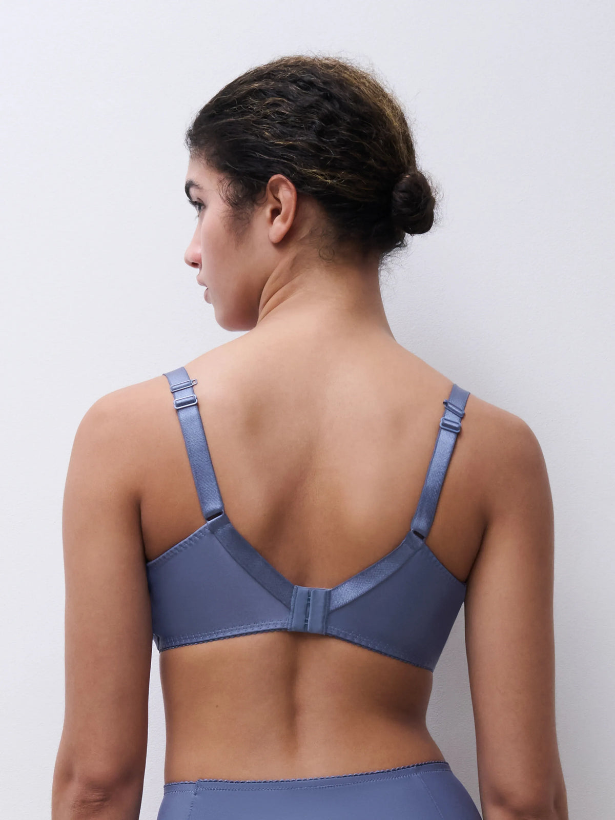 Sujetador Chantelle Majestic Blue Sea con aros - Majestic Very covering underwired bra