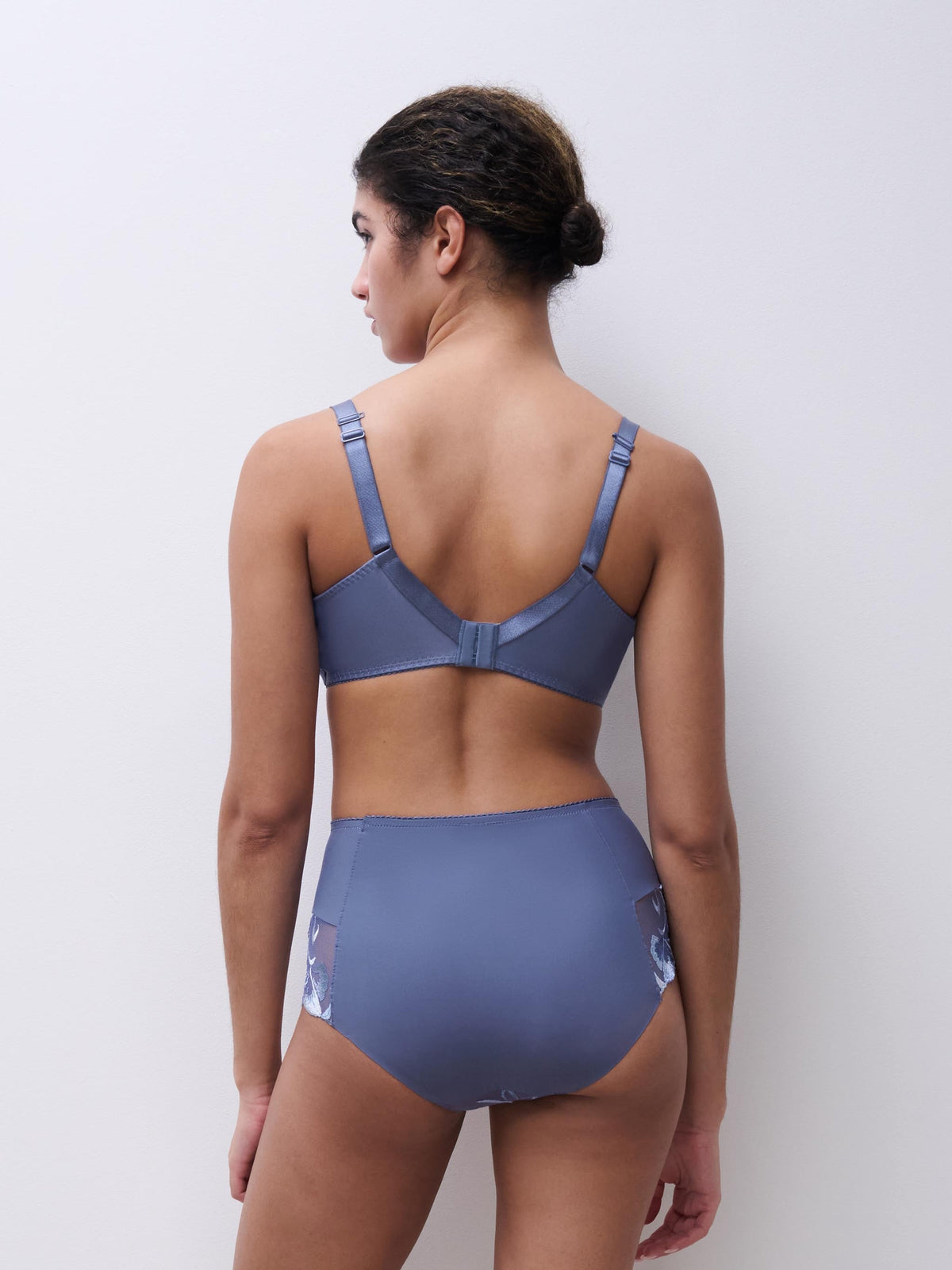 Sujetador Chantelle Majestic Blue Sea con aros - Majestic Very covering underwired bra
