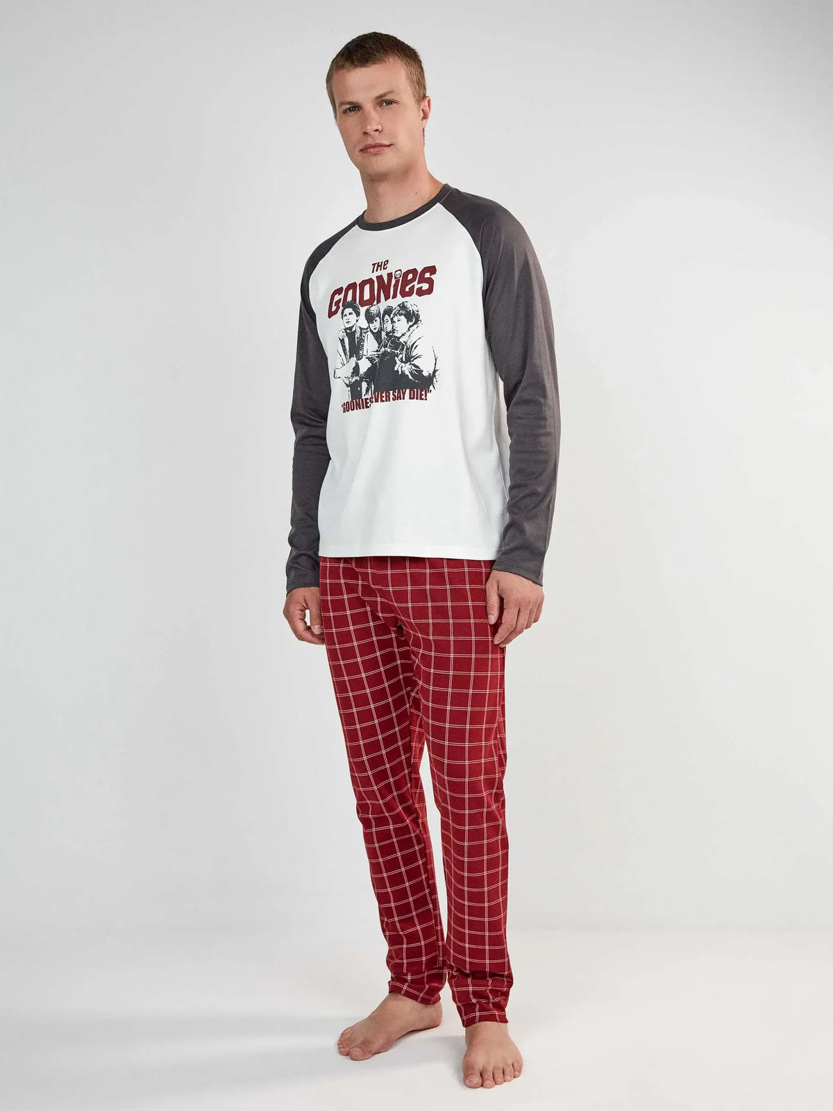 Pijama hombre The Goonies con pantalón de cuadros – Gisela