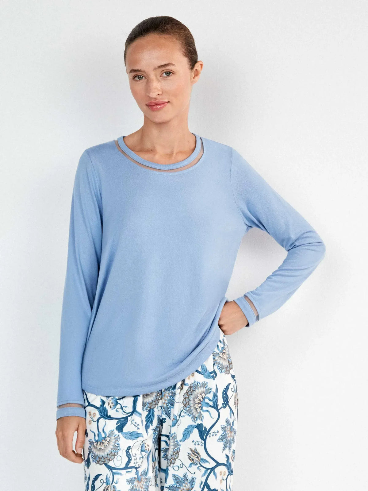 Pijama mujer largo con pantalón estampado floral – Gisela