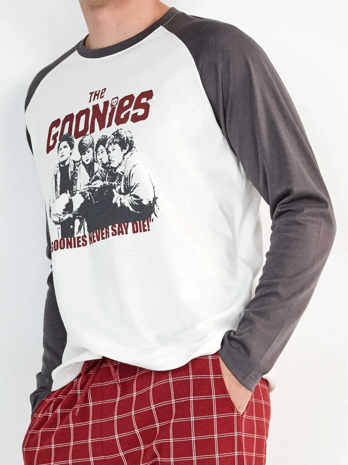 Pijama hombre The Goonies con pantalón de cuadros – Gisela